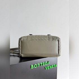Новый рюкзак Bottega Veneta из коллекц