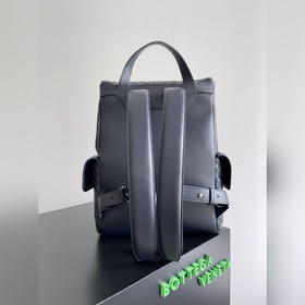 Новый рюкзак Bottega Veneta из коллекц