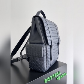 Новый рюкзак Bottega Veneta из коллекц