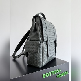 Новый рюкзак Bottega Veneta из коллекц