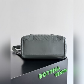 Новый рюкзак Bottega Veneta из коллекц