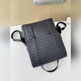 Артикул： 805971 Мужской рюкзак BOTTEGA