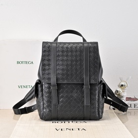 Новый рюкзак Bottega Veneta из коллекц