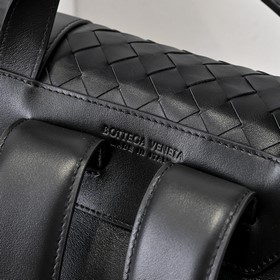 Новый рюкзак Bottega Veneta из коллекц