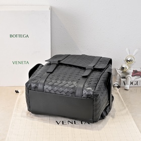 Новый рюкзак Bottega Veneta из коллекц