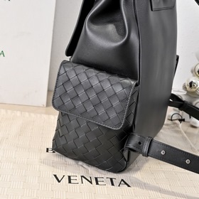 Новый рюкзак Bottega Veneta из коллекц