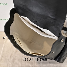 Новый рюкзак Bottega Veneta из коллекц