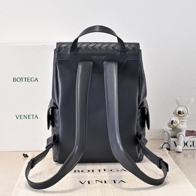 Новый рюкзак Bottega Veneta из коллекц
