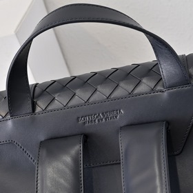 Новый рюкзак Bottega Veneta из коллекц