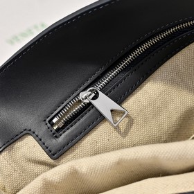 Новый рюкзак Bottega Veneta из коллекц