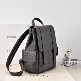 Новый рюкзак Bottega Veneta из коллекц