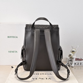 Новый рюкзак Bottega Veneta из коллекц