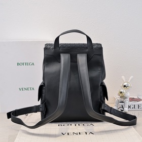 Новый рюкзак Bottega Veneta из коллекц