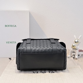 Новый рюкзак Bottega Veneta из коллекц