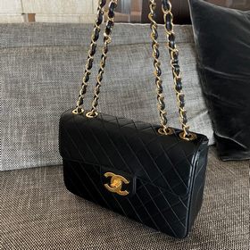 CHANEL VINTAGE — сумка с золотыми заст