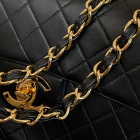 CHANEL VINTAGE — сумка с золотыми заст