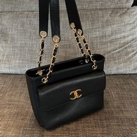 CHANEL VINTAGE Сумка в форме упаковки