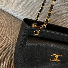 CHANEL VINTAGE Сумка в форме упаковки