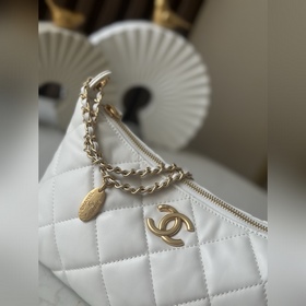 Сумка Chanel 25S в стиле «хобо» — изы