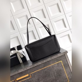 Черная сумка CHANEL 26S серебряной зас