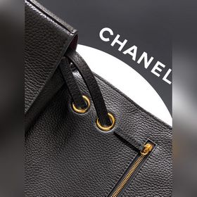 Черная сумка CHANEL 26S с золотой заст