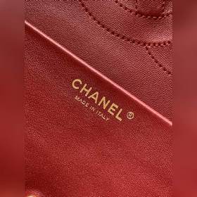 Черная сумка CHANEL 26S с золотой заст