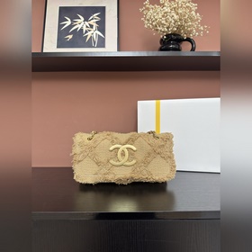 В наличии： винтажная сумка Chanel из с
