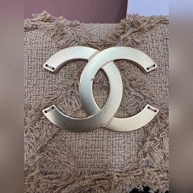 В наличии： винтажная сумка Chanel из с