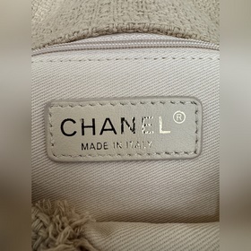 В наличии： винтажная сумка Chanel из с