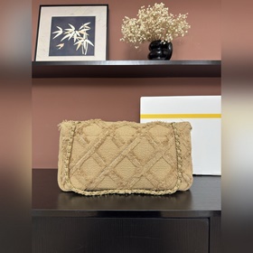 Оригинальная винтажная сумка Chanel из