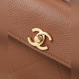 Chanel 26S Новая модель сумки «Багет»
