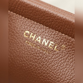 Chanel 26S Новая модель сумки «Багет»