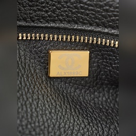 Chanel 26S Новая модель сумки «Багет»