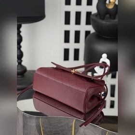 Chanel 26S Новая модель сумки «Багет»