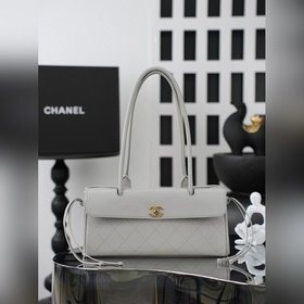 Chanel 26S Новая модель сумки «Багет»