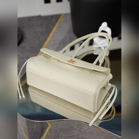 Chanel 26S Новая модель сумки «багет»