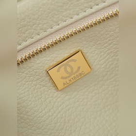 Chanel 26S Новая модель сумки «багет»