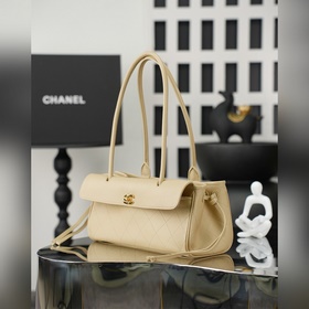 Chanel 26S Новая модель сумки «Багет»