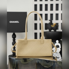 Chanel 26S Новая модель сумки «Багет»