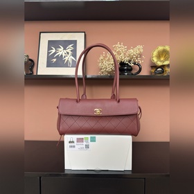 Chanel 26S Новая модель сумки «Багет»