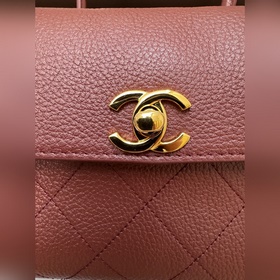 Chanel 26S Новая модель сумки «Багет»