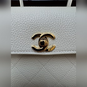Chanel 26S Новая модель сумки «Багет»