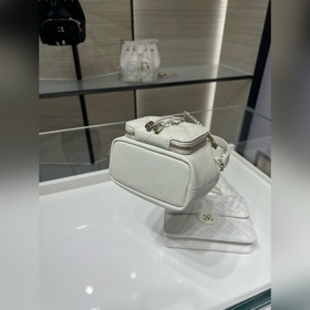 Новая модель Chanel 25B： небольшая сум