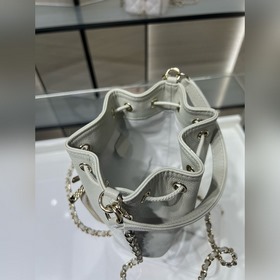 Новая модель Chanel 25B： небольшая сум
