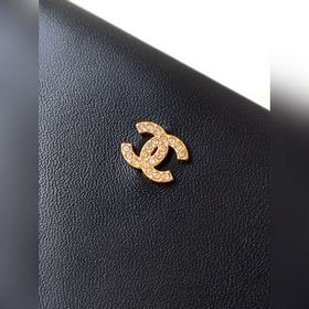 Сумочка Chanel 24K с бриллиантами на ц