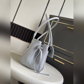 Сумка Chanel 26S «багет», представленн