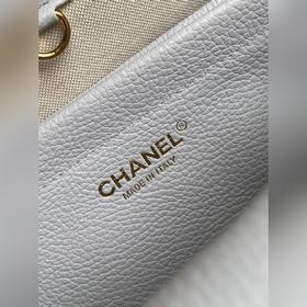 Сумка Chanel 26S «багет», представленн