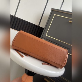 Сумка Chanel 26S «Багет», представленн
