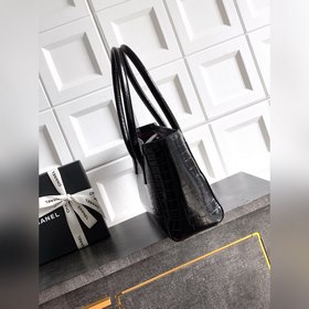 В коллекции Chanel весна-лето 2026 (26