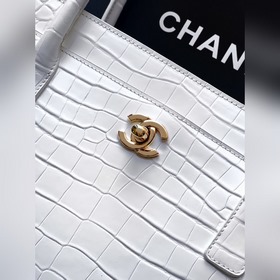 В коллекции Chanel весна-лето 2026 (26